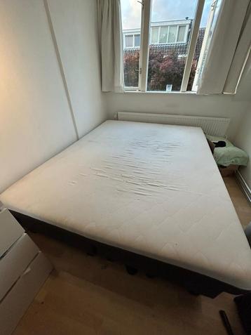 Boxspring bed gratis af te halen!
