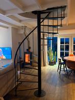 Zwarte stalen spiltrap/ wenteltrap met eiken treden, Doe-het-zelf en Verbouw, Ophalen, Gebruikt, Trap, 2 tot 4 meter