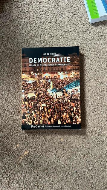 Jan de Kievid - Democratie beschikbaar voor biedingen