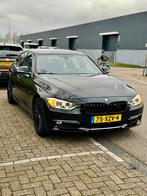 BMW 3-Serie 2.0IX 320 135KW Aut8 (f30) 2012 Zwart, Auto's, Achterwielaandrijving, 74 €/maand, Xenon verlichting, 4 cilinders