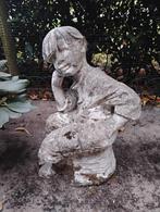 Betonnen tuinbeeldje van jongen, Ophalen, Gebruikt, Beton, Mensenbeeld