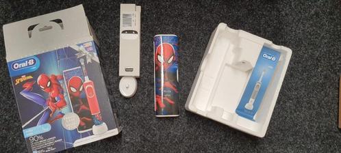 Oral B spiderman tandenborstel doosje en oplader, Sieraden, Tassen en Uiterlijk, Uiterlijk | Mondverzorging, Nieuw, Tandenborstel