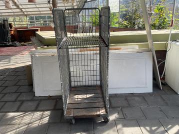 Rolcontainer beschikbaar voor biedingen