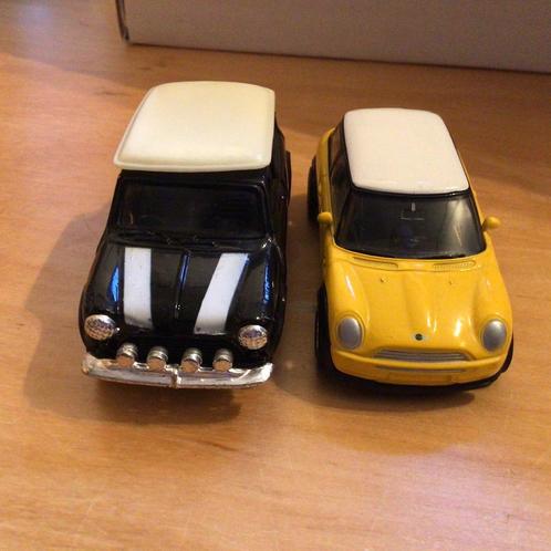 MINI 2VOOR DE PRIJS VAN 1 ,OOK NOG NIEUW.HOEKENHETHETKEN😅, Hobby en Vrije tijd, Modelauto's | Overige schalen, Nieuw, Ophalen of Verzenden