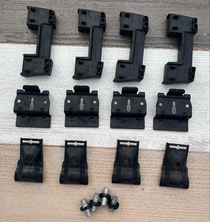Thule kitset  nr. 6001 tot 6999 (oa voor peugeot 508sw), Auto diversen, Dakdragers, Zo goed als nieuw, Ophalen of Verzenden