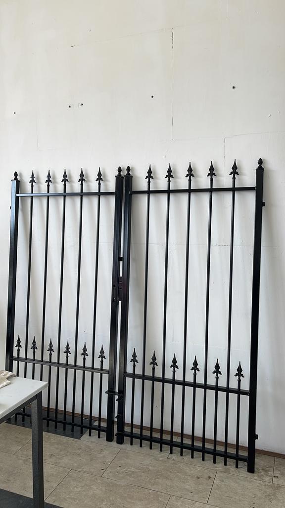 Inrijpoort 2 meter breed 1.80 hoog op maat, Tuin en Terras, Tuinpoorten, Nieuw, Draaipoort, IJzer, 100 tot 150 cm, 200 cm of meer