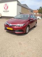 Toyota Auris 1.8 Hybrid Active Touring Sports|Navigatiesyste, Stof, Gebruikt, Te koop, Rood