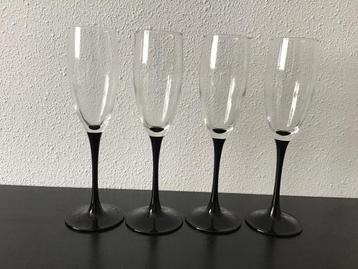 4 Luminarc Domino champagne glas, flute met zwarte steel. beschikbaar voor biedingen