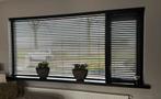 Twee houte jaloezieën 50 mm, Huis en Inrichting, Stoffering | Gordijnen en Lamellen, Ophalen, Zo goed als nieuw, 200 cm of meer