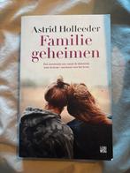 Astrid Holleeder - Familiegeheimen (Nette Staat), Boeken, Ophalen of Verzenden, Gelezen, Nederland