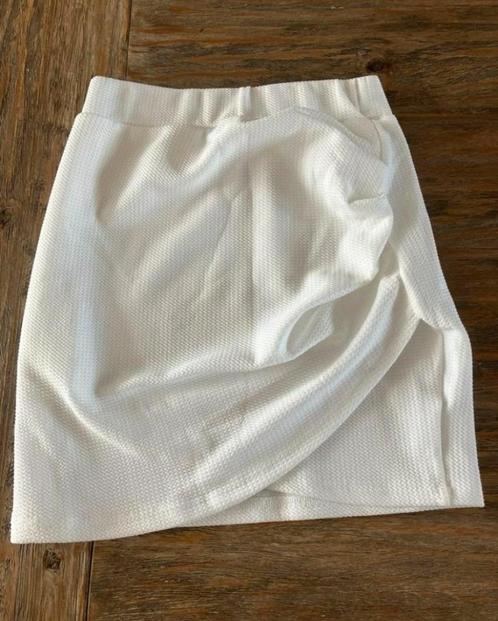 Nieuw!! SHEIN witte rok maat S, Kleding | Dames, Rokken, Nieuw, Maat 36 (S), Wit, Boven de knie, Ophalen of Verzenden