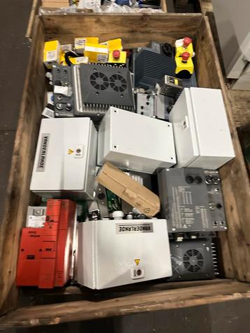 Diverse Elektronica Componenten - Industrieel beschikbaar voor biedingen