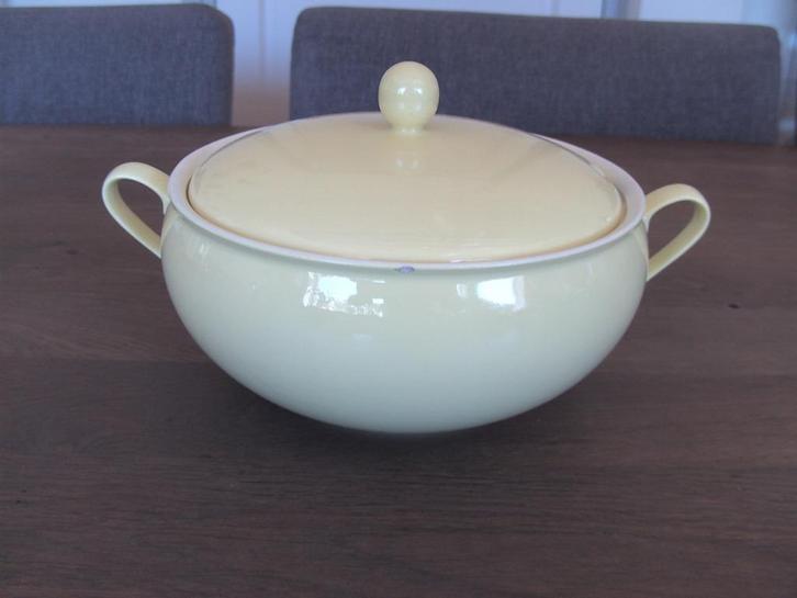 Terrine Pastelgeel van Sphinx Maastricht, Antiek en Kunst, Antiek | Servies los, Ophalen of Verzenden