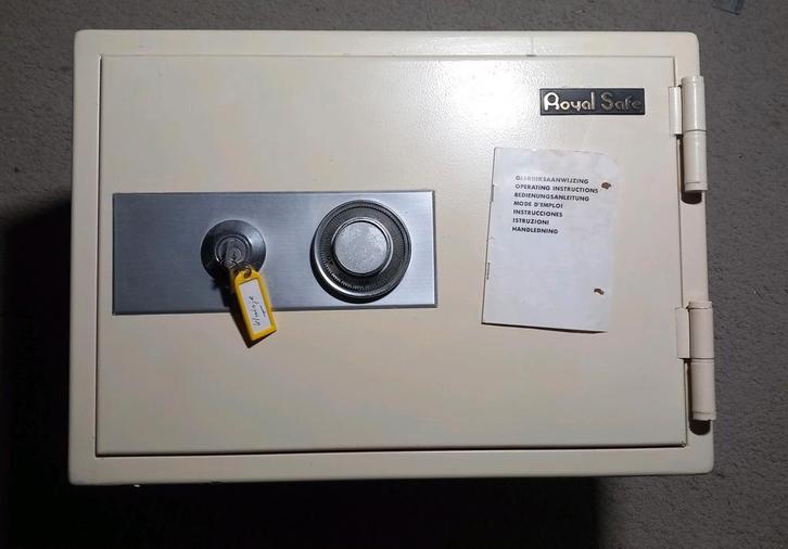 Brandwerende kluis (Royal Safe), Huis en Inrichting, Brandblussers en Brandkasten, Gebruikt, Brandkast, Ophalen