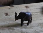 Houten olifant, Ophalen