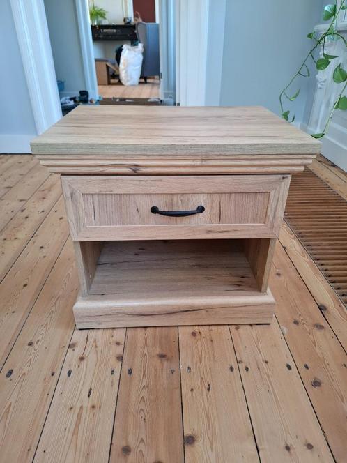 Nachtkastjes Twee Stuks, Huis en Inrichting, Slaapkamer | Nachtkastjes, Gebruikt, 55 tot 70 cm, Minder dan 45 cm, Hout, Ophalen