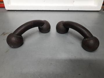 2 ANTIEKE ZEER BIJZONDERE IJZEREN GEWICHTEN I.Z.G.STAAT beschikbaar voor biedingen