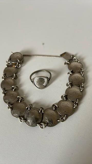Armband en ringetje van zilveren Wilhelmina dubbeltjes beschikbaar voor biedingen