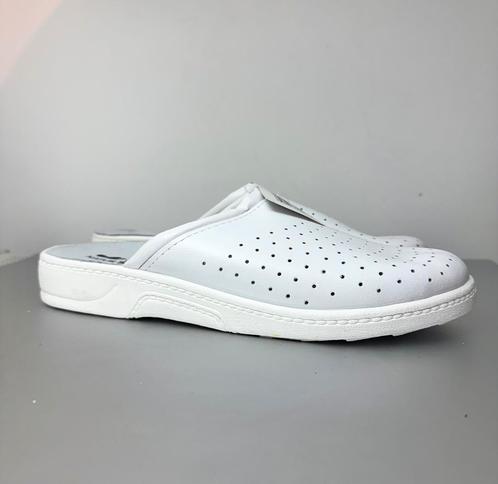 NIEUW echte LEER 44,5 - 45 / 28,5 cm slippers ITALY, Kleding | Heren, Schoenen, Nieuw, Sandalen, Wit, Ophalen of Verzenden