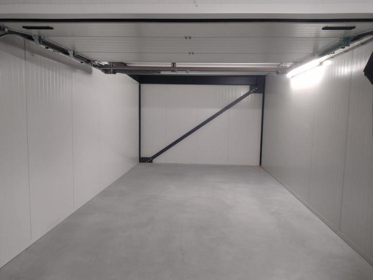 garage box te huur, 28m² 7x4m  Lent/Oosterhout/Elst/Nijmegen, Auto diversen, Autostallingen en Garages