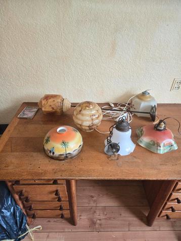 Diverse oude lampenkappen beschikbaar voor biedingen