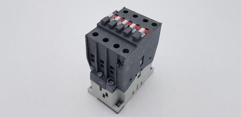 ABB Magneetschakelaar - relais A30-30-01 Ith:65A Ui: 1.000V, Hobby en Vrije tijd, Elektronica-componenten, Gebruikt, Ophalen of Verzenden