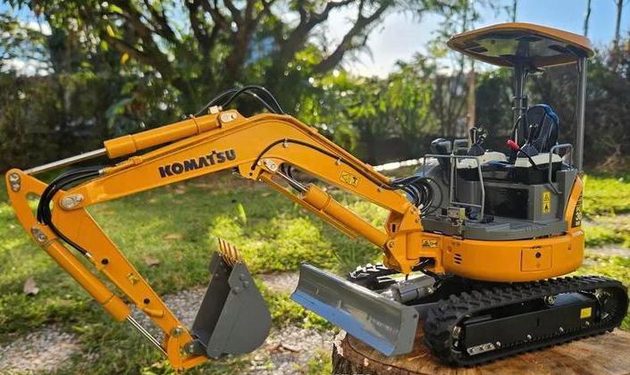 Komatsu PC30 Lesu RC 1/14 Kit, Hobby en Vrije tijd, Modelbouw | Auto's en Voertuigen, Nieuw, Groter dan 1:32, Overige merken, Ophalen of Verzenden