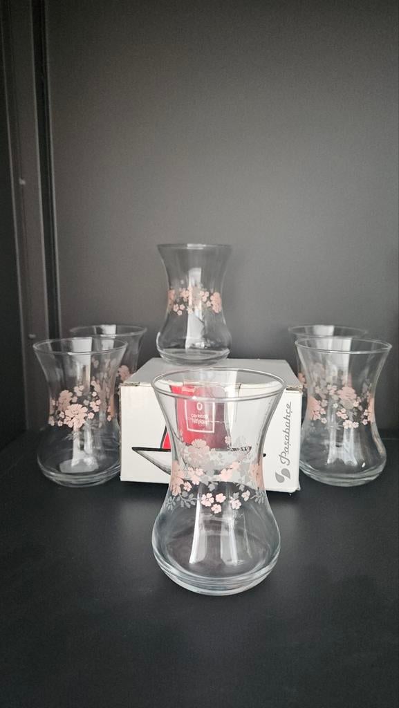 6 Turkse theeglazen Pasabahce met schoteltjes - Nieuw, Huis en Inrichting, Keuken | Servies, Nieuw, Ophalen of Verzenden, Glas