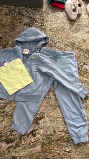 Joggingspak AO76 maat 10 beschikbaar voor biedingen