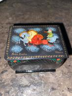 Vintage Palekh Lakdoosje met Paarden, Antiek en Kunst, Ophalen