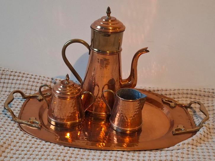 Mooie antieke thee- of koffieset gehamerd koper en messing, Antiek en Kunst, Antiek | Servies compleet, Ophalen of Verzenden