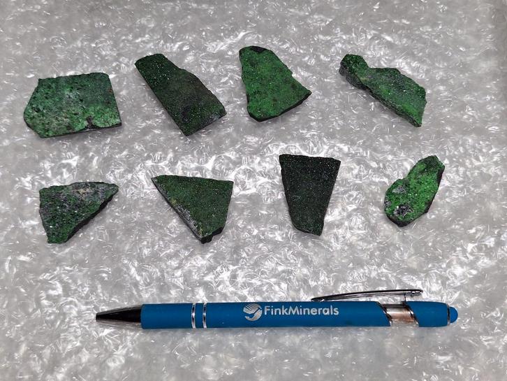 8x UVAROVIET, Verzamelen, Mineralen en Fossielen, Mineraal, Ophalen of Verzenden