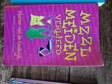 Meidenboeken divers beschikbaar voor biedingen