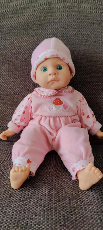 Baby pop met bijpassende kleding  beschikbaar voor biedingen
