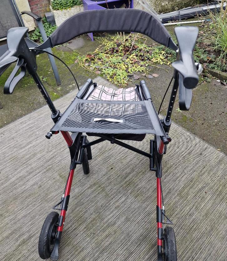 Rollator Topro Troja 2G met gebruikersgewicht tot 150 kg, Diversen, Rollators, Zo goed als nieuw, Lichtgewicht, Opvouwbaar, Ophalen of Verzenden