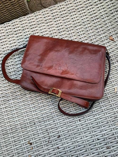 Een ongebruikte lederen tas van Lamoda Vintage, Sieraden, Tassen en Uiterlijk, Tassen | Damestassen, Zo goed als nieuw, Schoudertasje