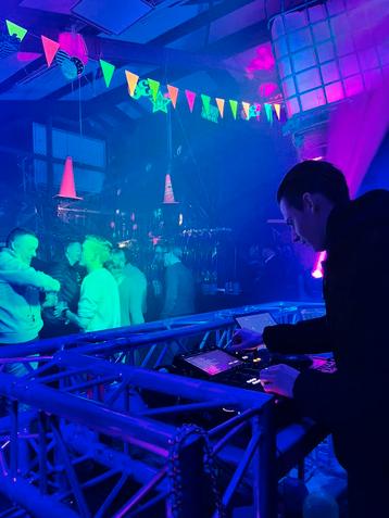 Dj huren Dj Dance Party beschikbaar voor biedingen