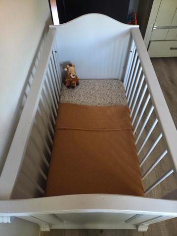 Nette Ledikant met Matras - Perfect voor je Baby! beschikbaar voor biedingen