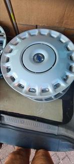 Opzet  wieldoppen  7 stuks  volvo 16 inch logo kan  anders, Auto diversen, Wieldoppen, Ophalen of Verzenden, Zo goed als nieuw