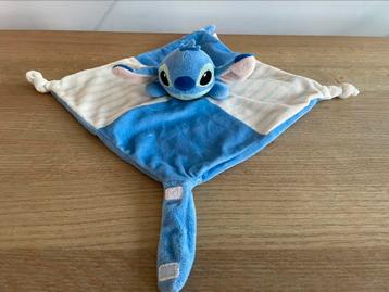 Schattige knuffeldoek van Stitch Disney beschikbaar voor biedingen