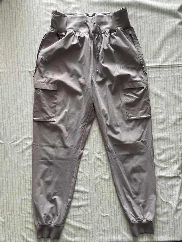 Under Armour Trekking/Trail Broek - Amper Gedragen, Kleding | Dames, Sportkleding, Zo goed als nieuw, Overige typen, Maat 38/40 (M)