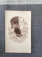 Fotokaart antiek - jongetje aan het strand - foto, Ophalen of Verzenden