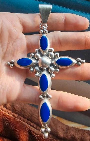 Zilveren Kettinghanger: Kruis Met 5 Blauwe Edelstenen🔥 beschikbaar voor biedingen