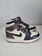 Nieuwe Nike Air Jordan high dark mocha maat 39, Kleding | Heren, Schoenen, Overige kleuren, Sportschoenen, Nieuw, Ophalen of Verzenden