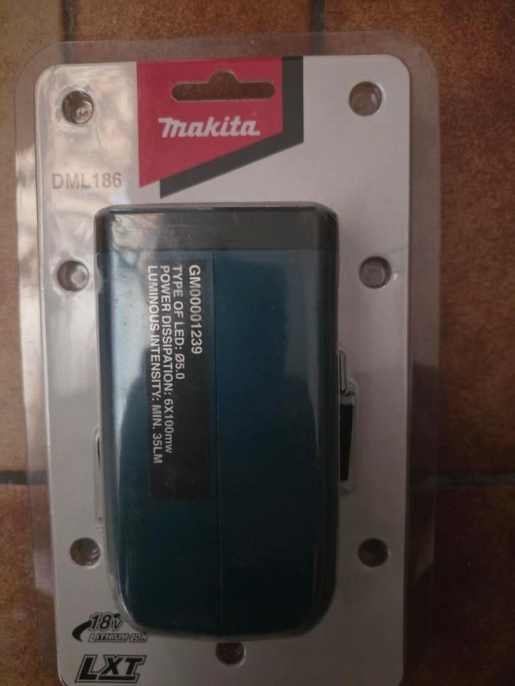 Nieuwe Makita DML186 LED Lamp - 18V LXT, Doe-het-zelf en Verbouw, Bouwverlichting, Nieuw, Lamp, Minder dan 50 watt, Ophalen of Verzenden