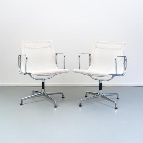 6x Vitra EA 107 Wit Netweave - Chroom, Huis en Inrichting, Stoelen, Zo goed als nieuw, Vijf, Zes of meer stoelen, Kunststof, Metaal