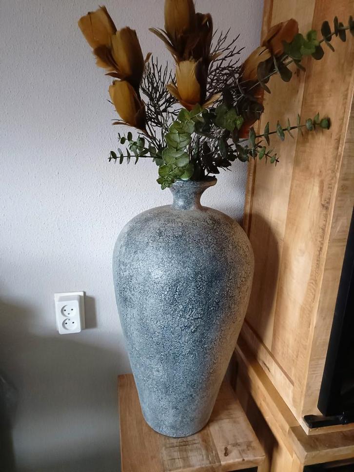Decoratieve vaas, Huis en Inrichting, Woonaccessoires | Vazen, Gebruikt, 50 tot 75 cm, Steen, Ophalen of Verzenden