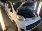 Peugeot 107 1.0 12V 5DR 2-TRONIC 2010 SLOOP AUTO, Auto's, 4 stoelen, Origineel Nederlands, Particulier, 815 kg