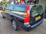 Volvo V70 2.4 Summum Automaat 170PK LEER / NAVI / SUNROOF, Auto's, Volvo, Beige, Zwart, 2435 cc, 170 pk