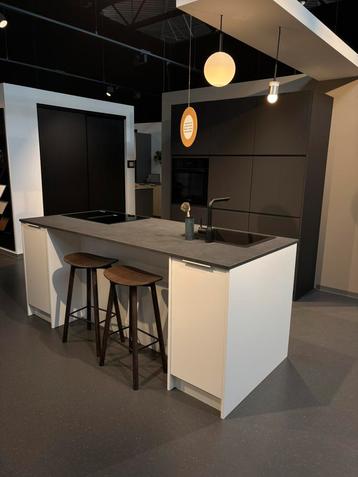 Complete eilandkeuken kvik showroom sale beschikbaar voor biedingen